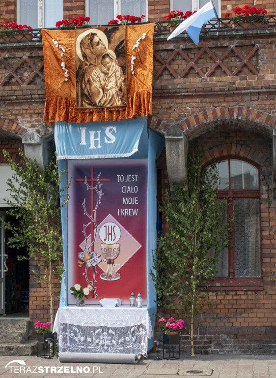 Ulicami Strzelna przeszła procesja Bożego Ciała - galeria