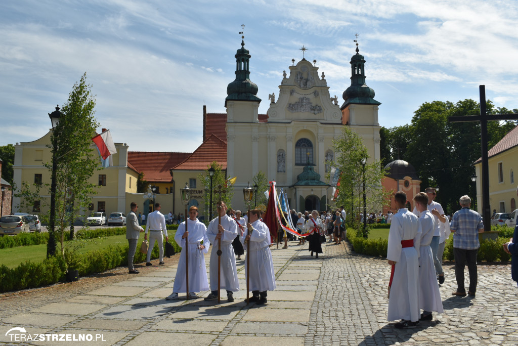 Ulicami Strzelna przeszła procesja Bożego Ciała - galeria