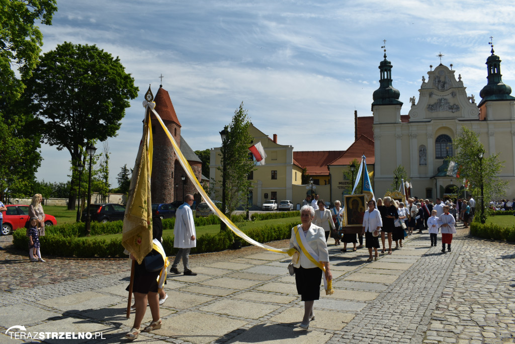 Ulicami Strzelna przeszła procesja Bożego Ciała - galeria