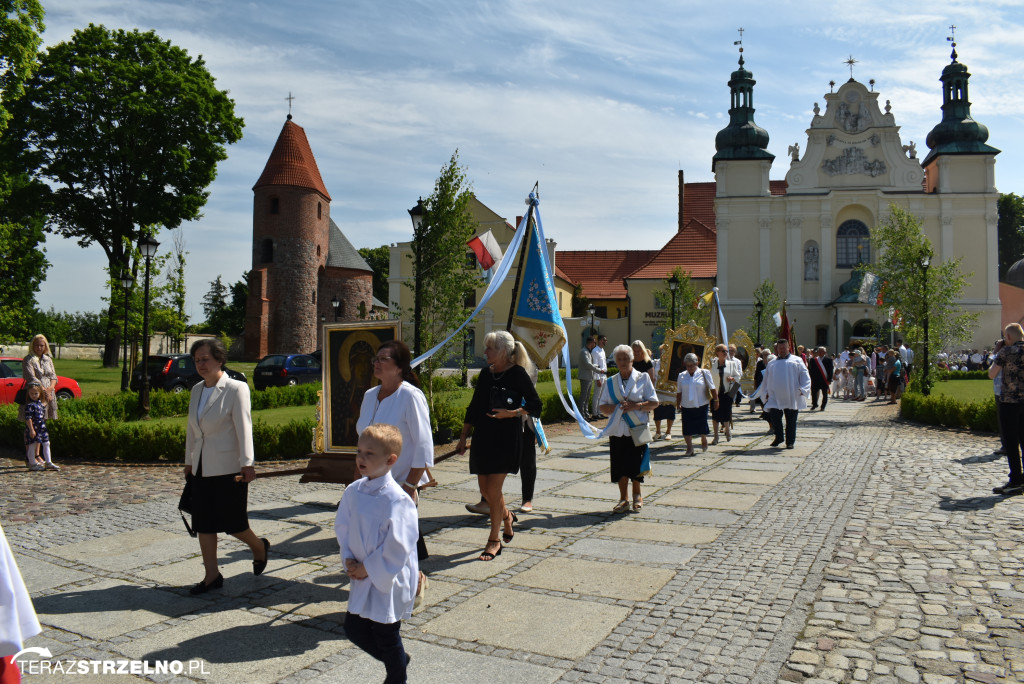 Ulicami Strzelna przeszła procesja Bożego Ciała - galeria