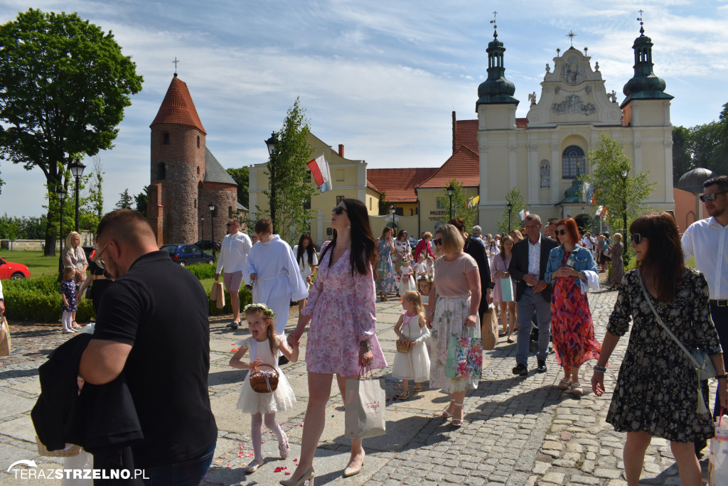 Ulicami Strzelna przeszła procesja Bożego Ciała - galeria