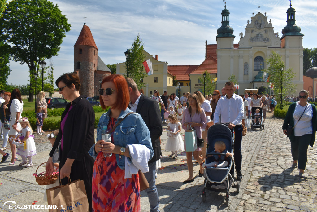 Ulicami Strzelna przeszła procesja Bożego Ciała - galeria