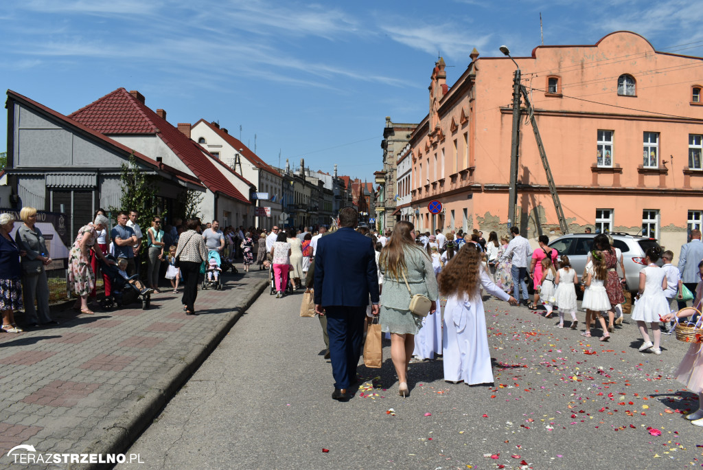 Ulicami Strzelna przeszła procesja Bożego Ciała - galeria