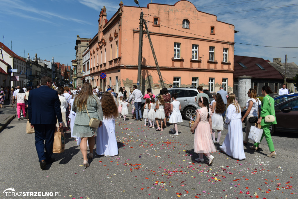 Ulicami Strzelna przeszła procesja Bożego Ciała - galeria