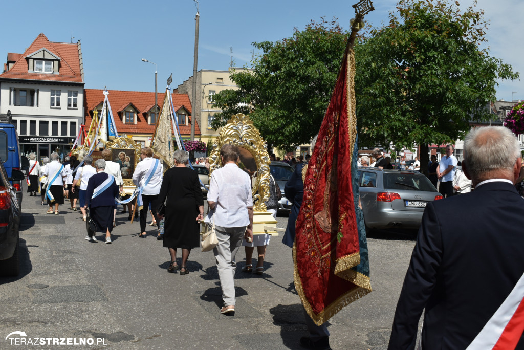 Ulicami Strzelna przeszła procesja Bożego Ciała - galeria