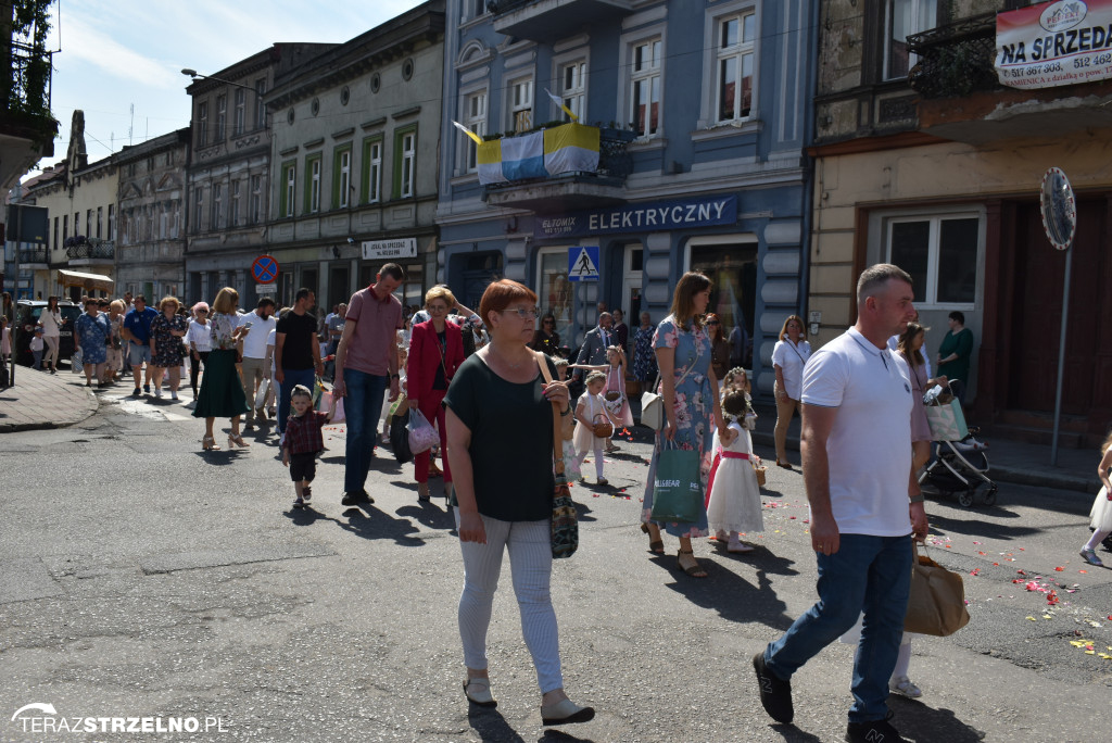 Ulicami Strzelna przeszła procesja Bożego Ciała - galeria