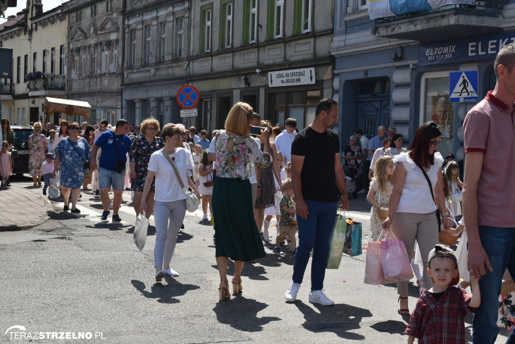 Ulicami Strzelna przeszła procesja Bożego Ciała - galeria