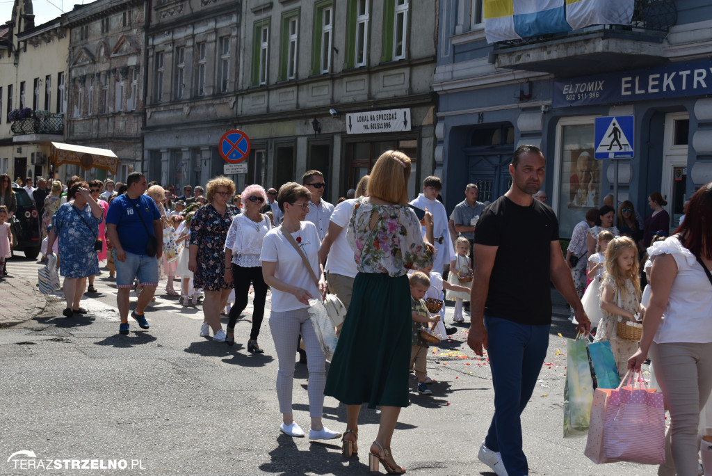Ulicami Strzelna przeszła procesja Bożego Ciała - galeria