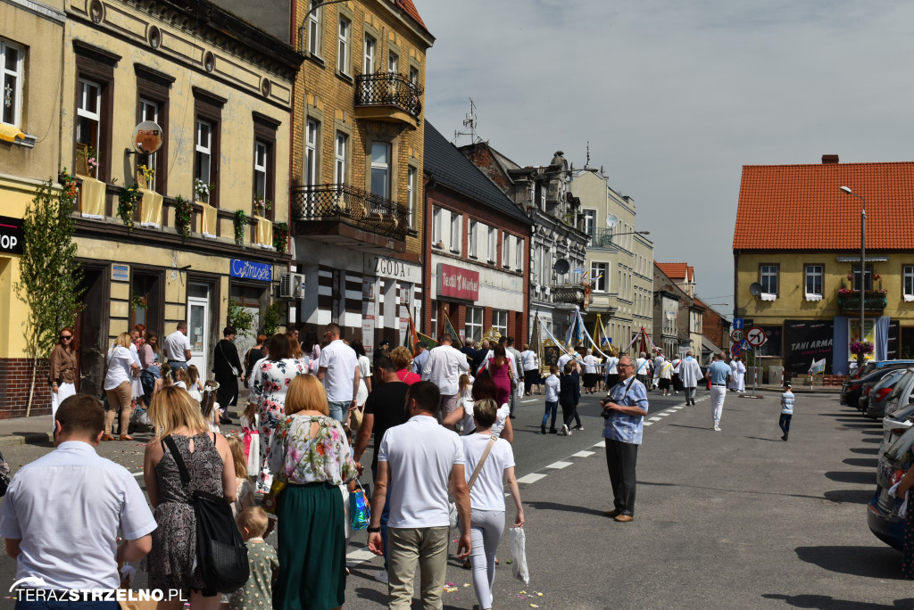 Ulicami Strzelna przeszła procesja Bożego Ciała - galeria