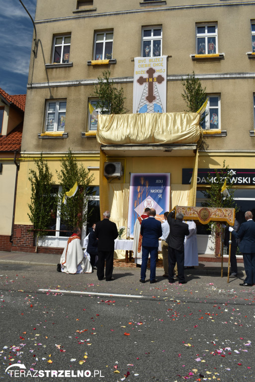 Ulicami Strzelna przeszła procesja Bożego Ciała - galeria