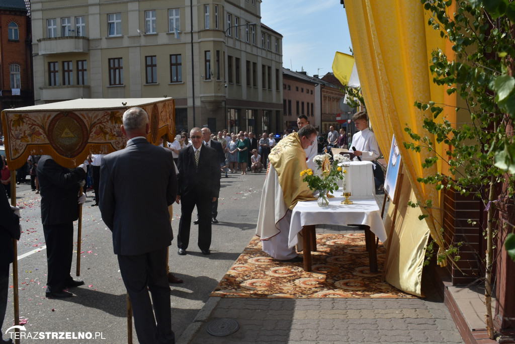 Ulicami Strzelna przeszła procesja Bożego Ciała - galeria
