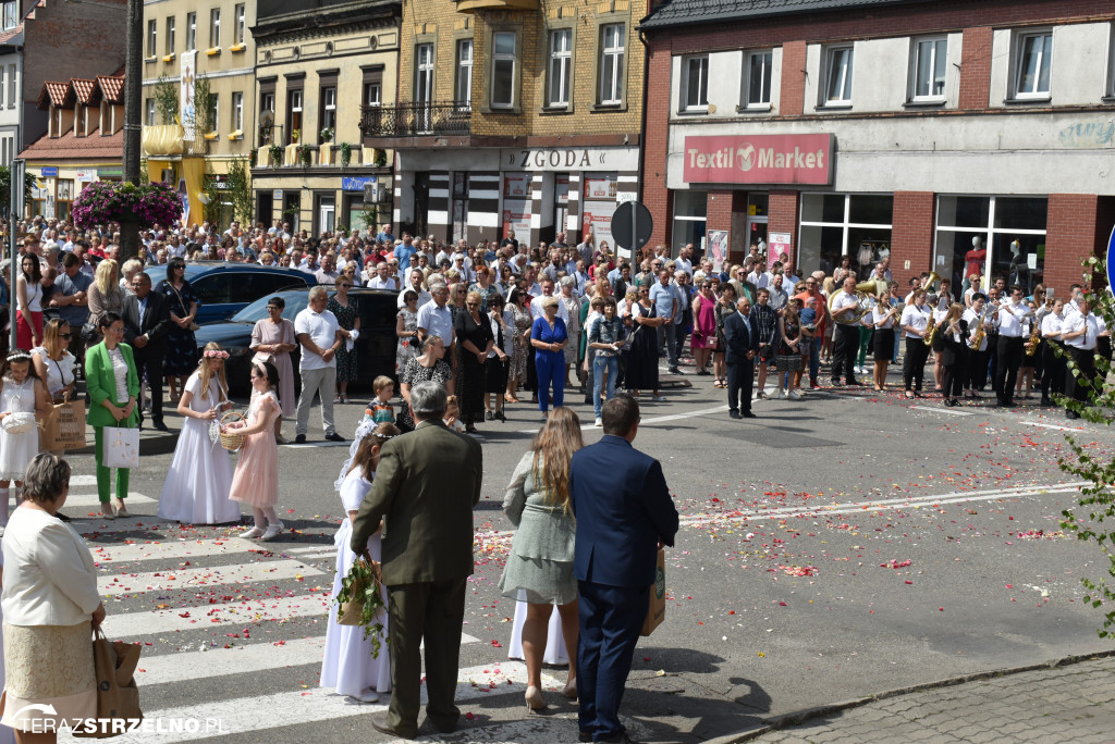 Ulicami Strzelna przeszła procesja Bożego Ciała - galeria
