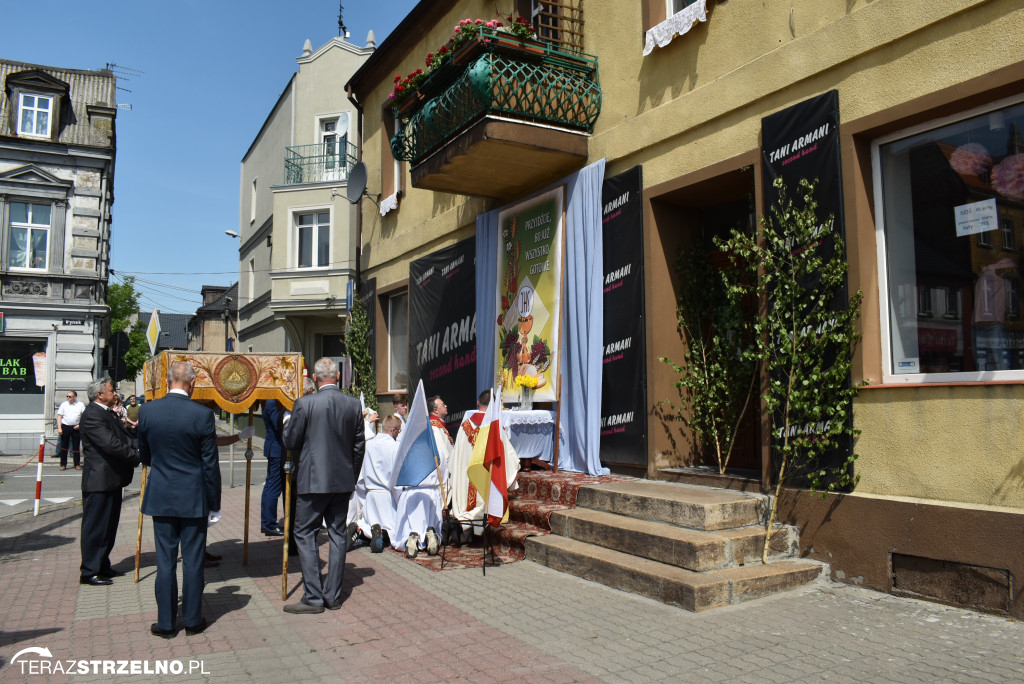 Ulicami Strzelna przeszła procesja Bożego Ciała - galeria