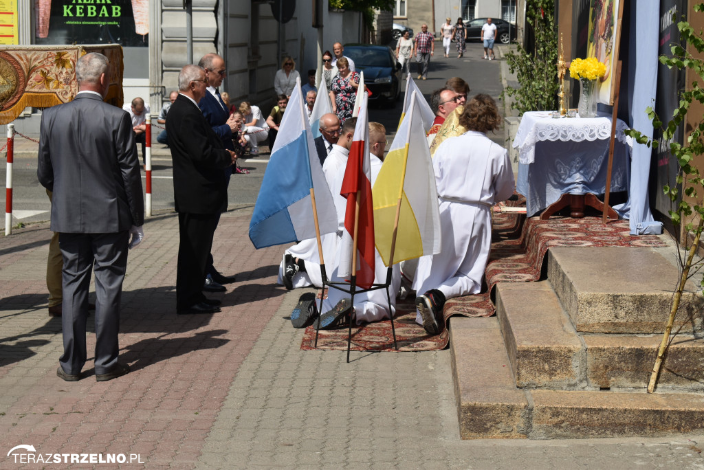 Ulicami Strzelna przeszła procesja Bożego Ciała - galeria