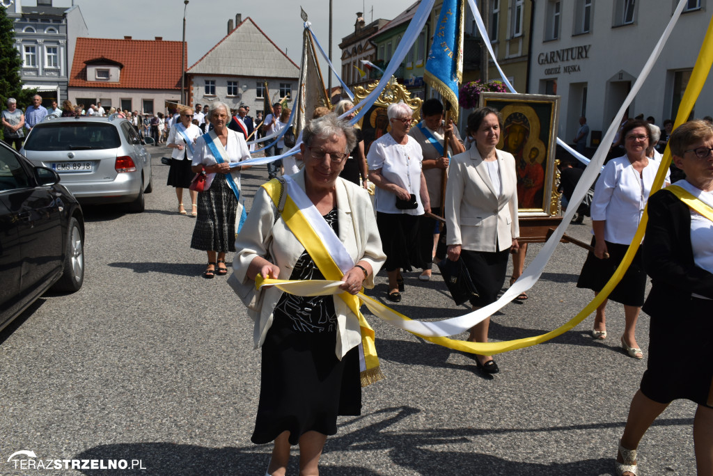 Ulicami Strzelna przeszła procesja Bożego Ciała - galeria