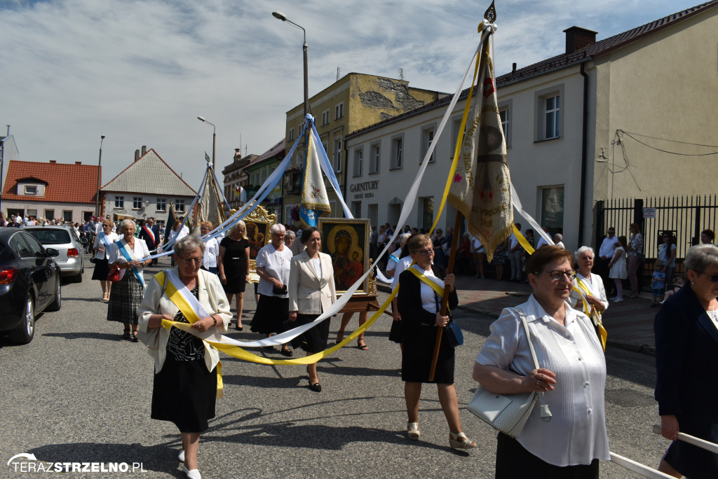 Ulicami Strzelna przeszła procesja Bożego Ciała - galeria