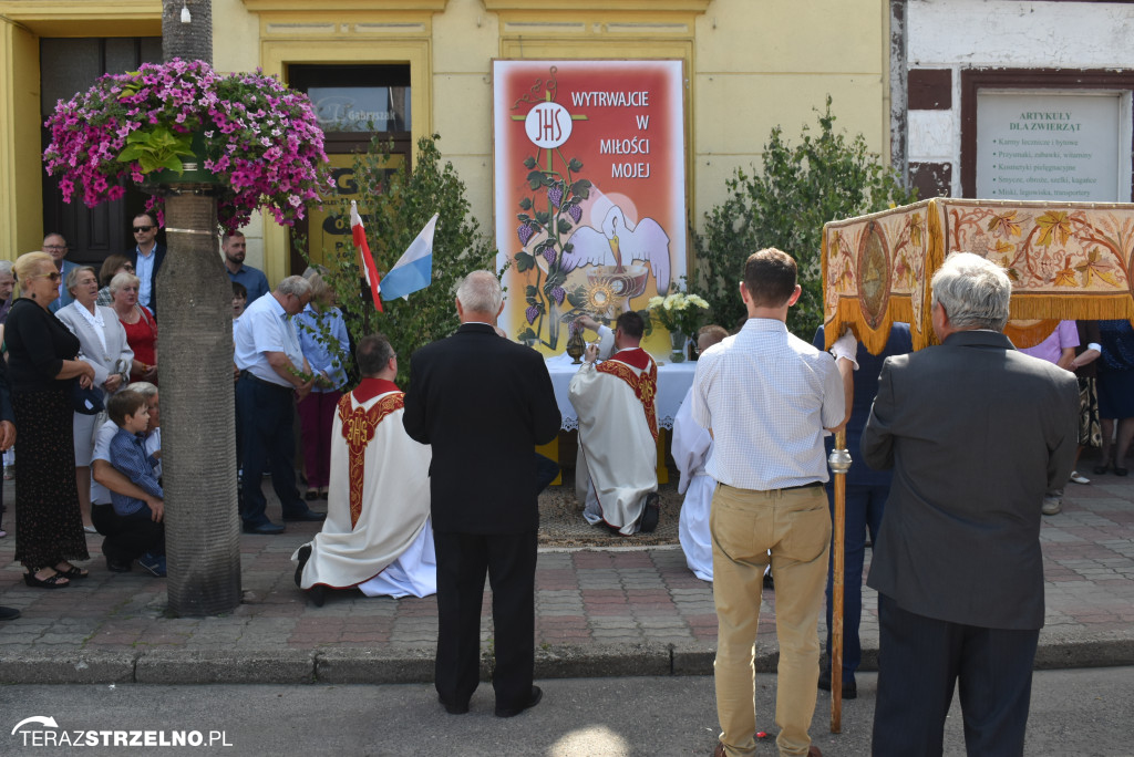 Ulicami Strzelna przeszła procesja Bożego Ciała - galeria