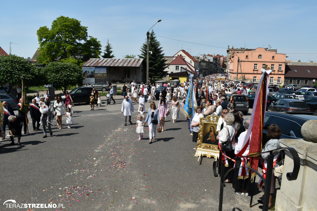 Ulicami Strzelna przeszła procesja Bożego Ciała - galeria
