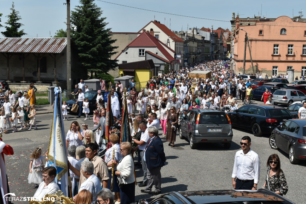 Ulicami Strzelna przeszła procesja Bożego Ciała - galeria
