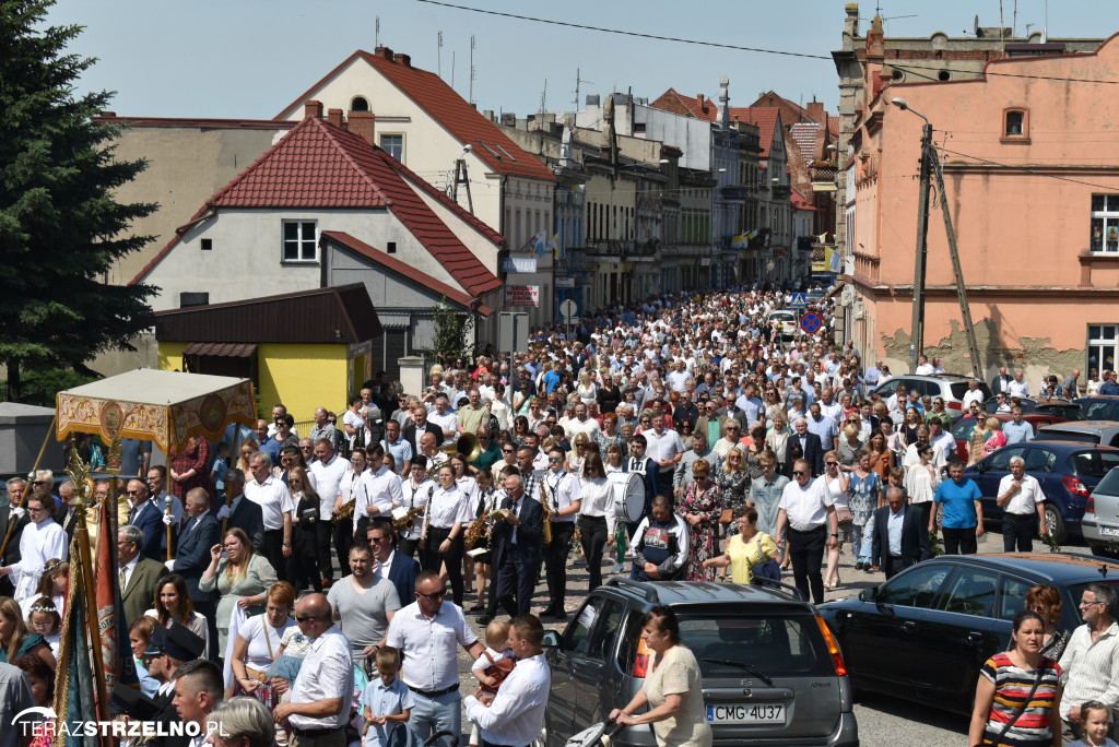 Ulicami Strzelna przeszła procesja Bożego Ciała - galeria