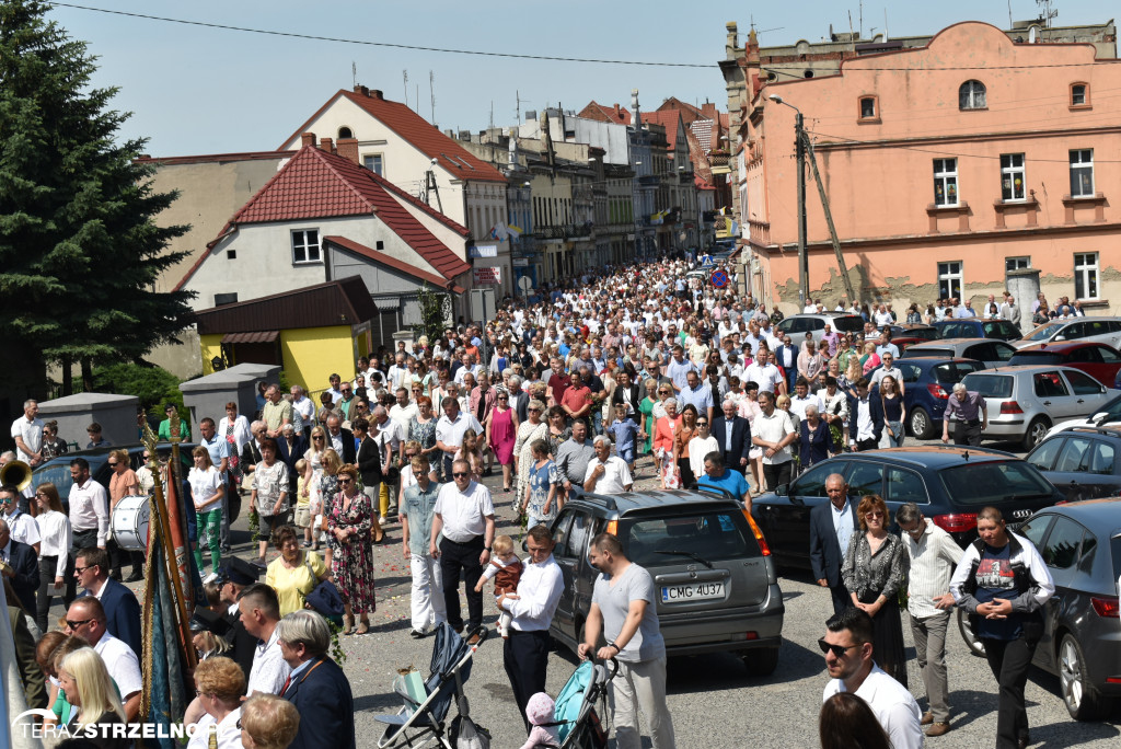 Ulicami Strzelna przeszła procesja Bożego Ciała - galeria