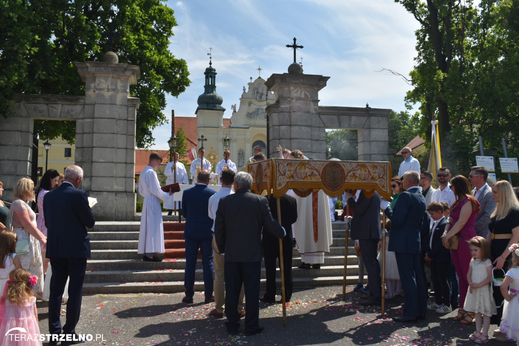 Ulicami Strzelna przeszła procesja Bożego Ciała - galeria