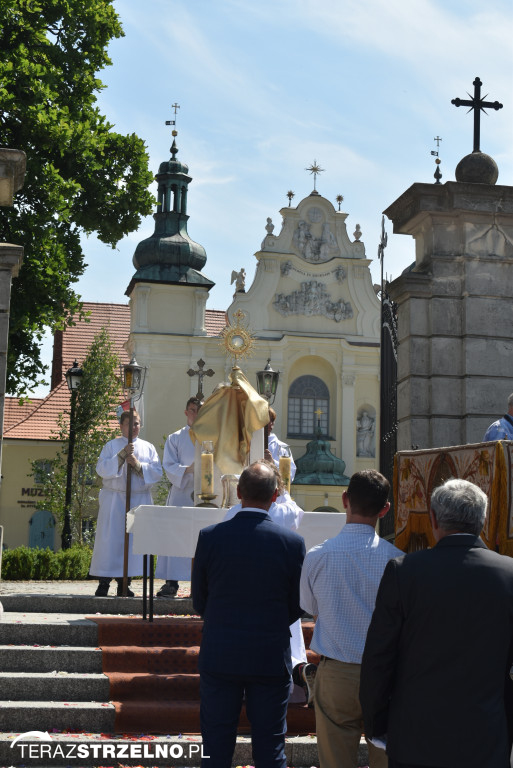 Ulicami Strzelna przeszła procesja Bożego Ciała - galeria