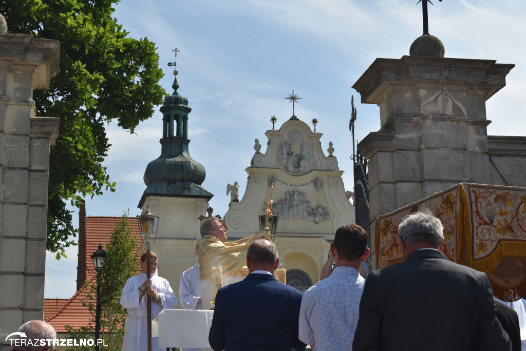Ulicami Strzelna przeszła procesja Bożego Ciała - galeria