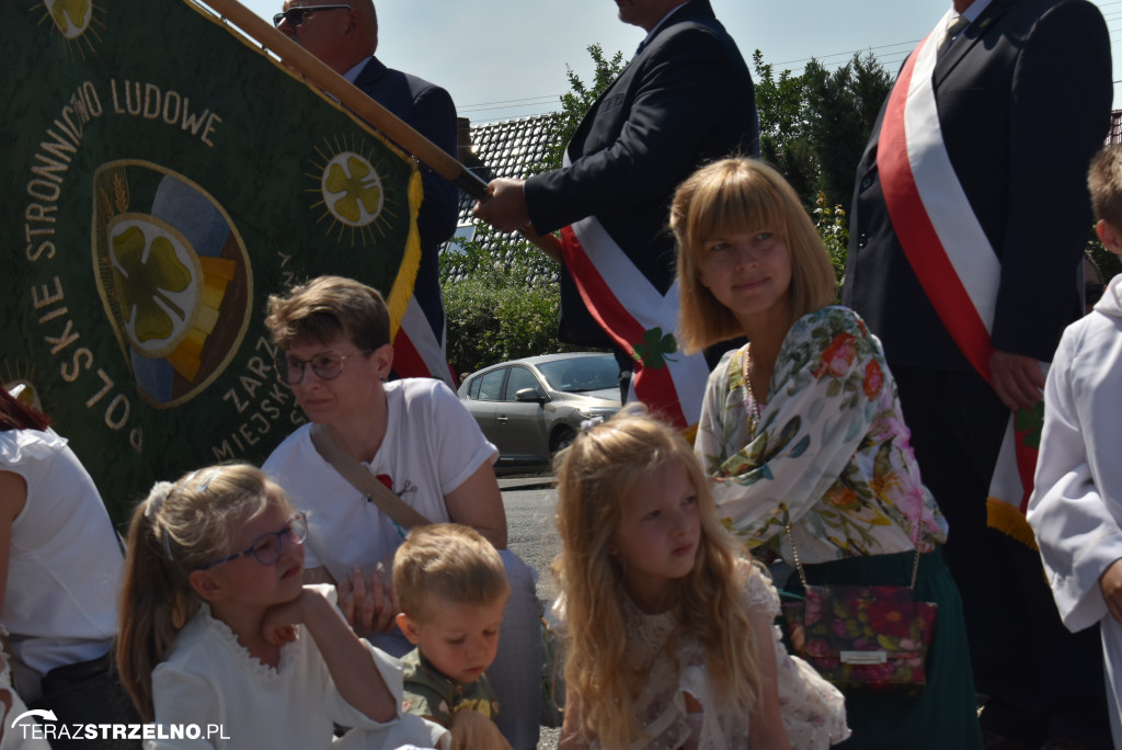 Ulicami Strzelna przeszła procesja Bożego Ciała - galeria