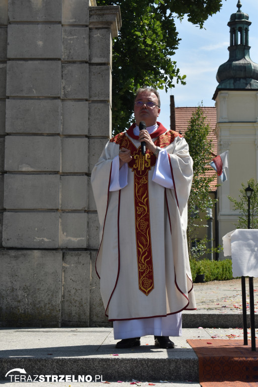 Ulicami Strzelna przeszła procesja Bożego Ciała - galeria