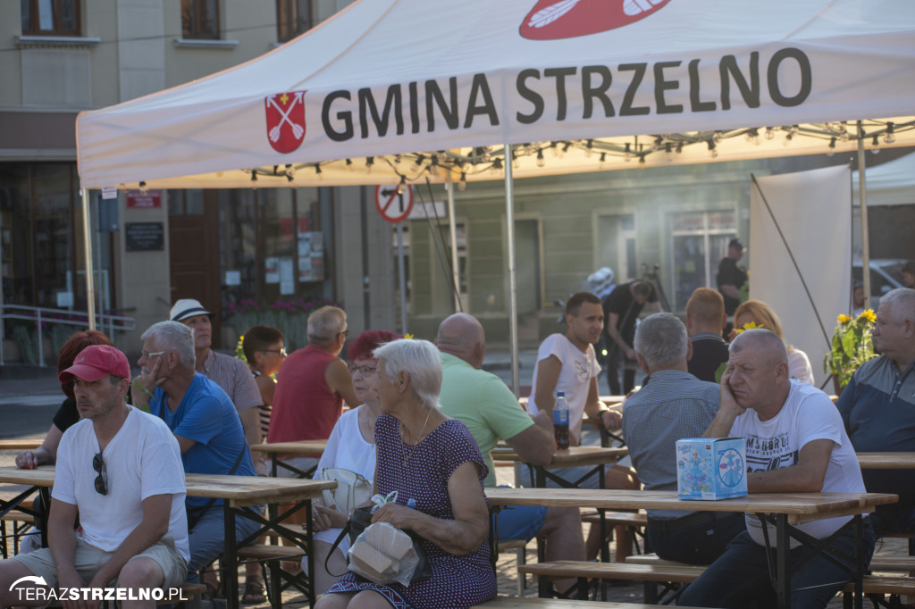 Wieczorne show na Festiwalu Czekolady - artyści zgromadzili tłumy na strzeleńskim Rynku, cz.I