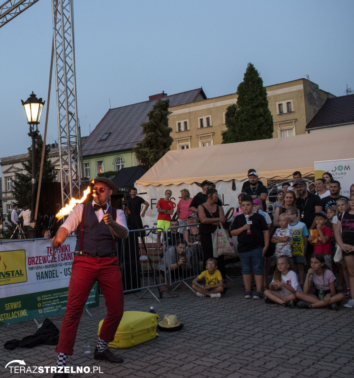 Wieczorne show na Festiwalu Czekolady - artyści zgromadzili tłumy na strzeleńskim Rynku, cz.I