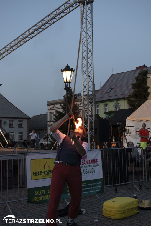 Wieczorne show na Festiwalu Czekolady - artyści zgromadzili tłumy na strzeleńskim Rynku, cz.I