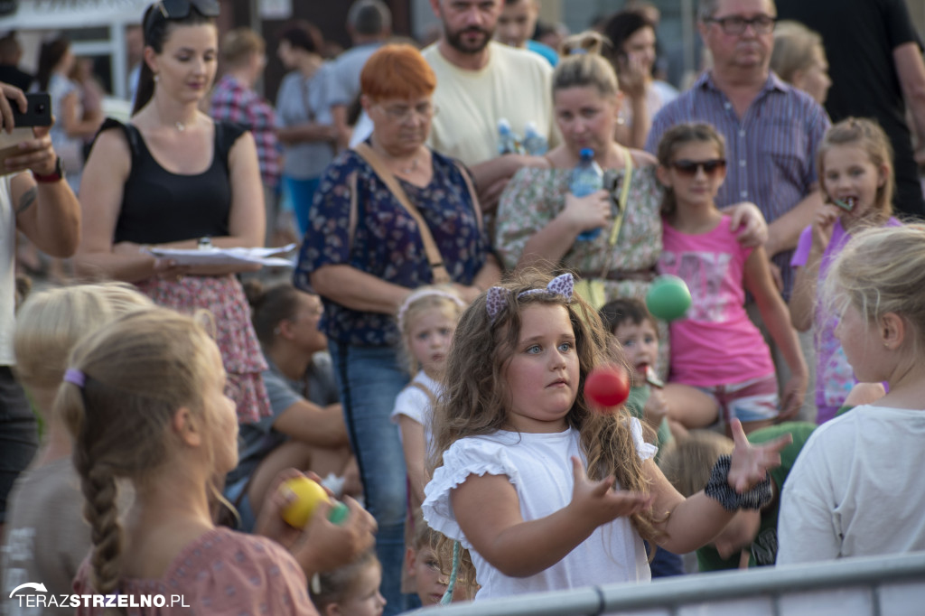 Wieczorne show na Festiwalu Czekolady - artyści zgromadzili tłumy na strzeleńskim Rynku, cz.I