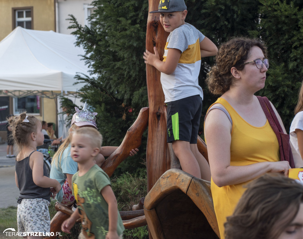 Wieczorne show na Festiwalu Czekolady - artyści zgromadzili tłumy na strzeleńskim Rynku, cz.I