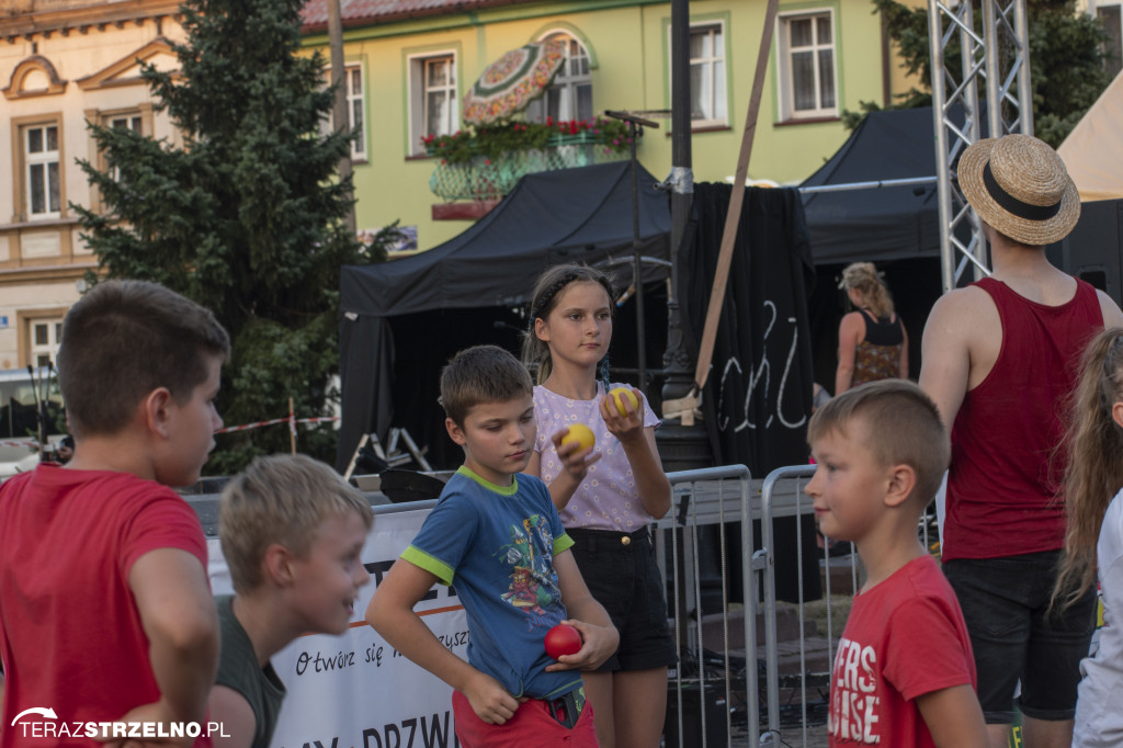 Wieczorne show na Festiwalu Czekolady - artyści zgromadzili tłumy na strzeleńskim Rynku, cz.I
