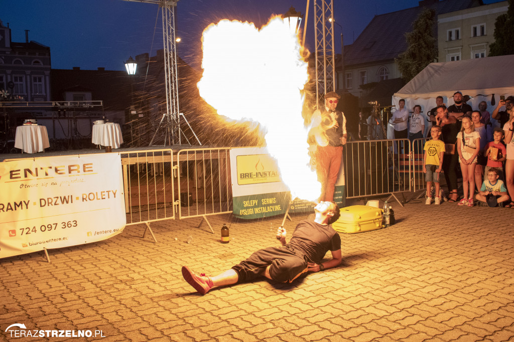 Wieczorne show na Festiwalu Czekolady - artyści zgromadzili tłumy na strzeleńskim Rynku, cz.I