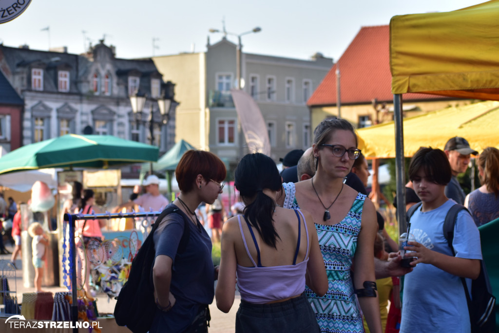 Wieczorne show na Festiwalu Czekolady - artyści zgromadzili tłumy na strzeleńskim Rynku, cz.I