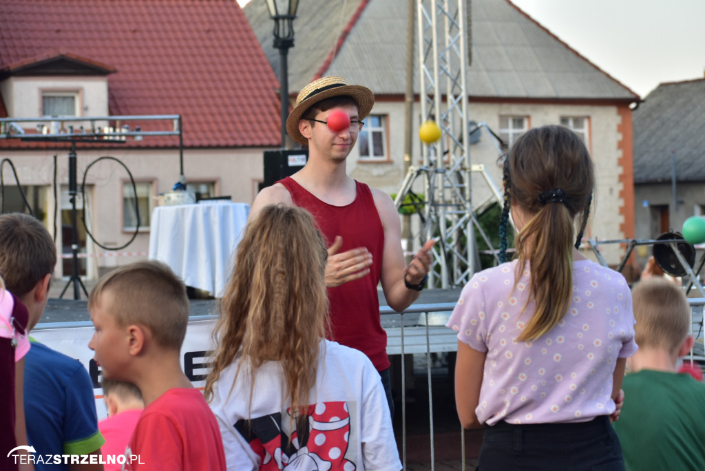 Wieczorne show na Festiwalu Czekolady - artyści zgromadzili tłumy na strzeleńskim Rynku, cz.I