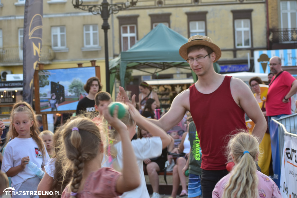 Wieczorne show na Festiwalu Czekolady - artyści zgromadzili tłumy na strzeleńskim Rynku, cz.I