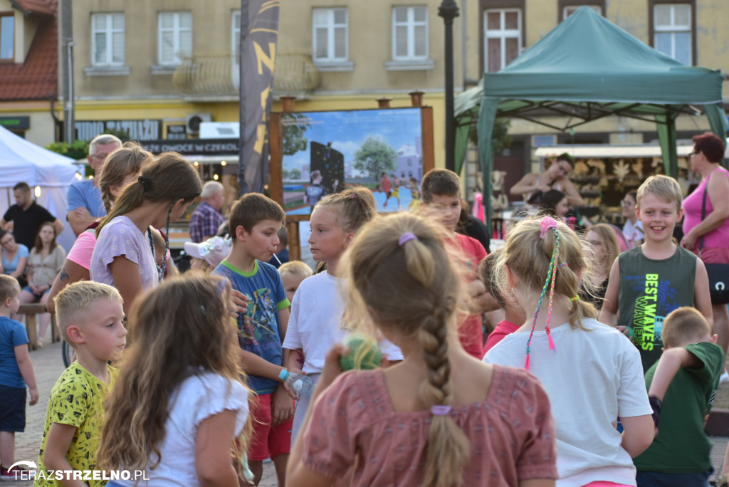 Wieczorne show na Festiwalu Czekolady - artyści zgromadzili tłumy na strzeleńskim Rynku, cz.I