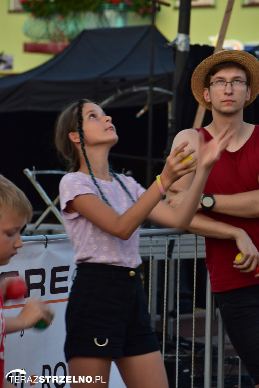 Wieczorne show na Festiwalu Czekolady - artyści zgromadzili tłumy na strzeleńskim Rynku, cz.I