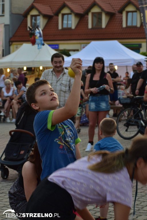 Wieczorne show na Festiwalu Czekolady - artyści zgromadzili tłumy na strzeleńskim Rynku, cz.I