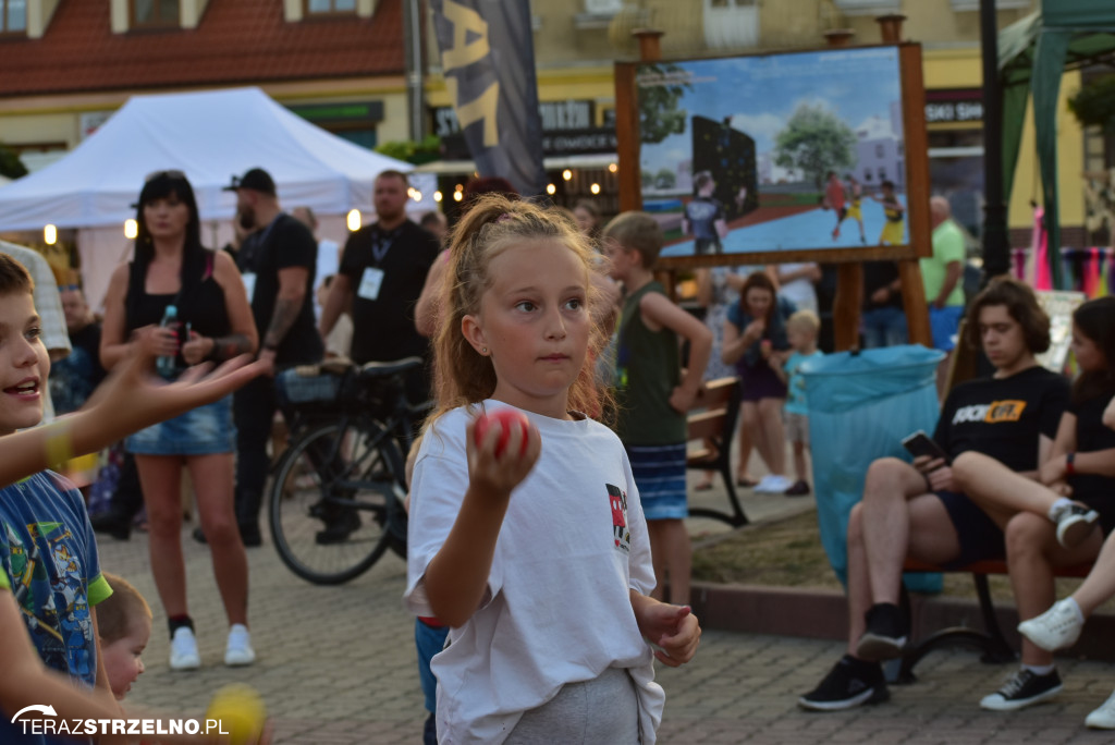 Wieczorne show na Festiwalu Czekolady - artyści zgromadzili tłumy na strzeleńskim Rynku, cz.I