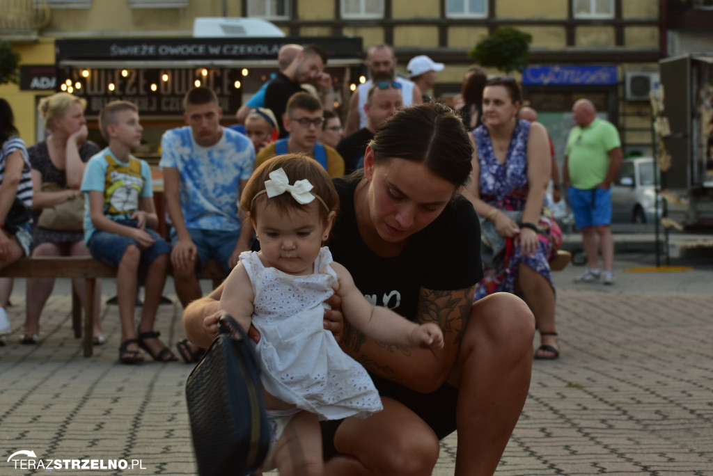 Wieczorne show na Festiwalu Czekolady - artyści zgromadzili tłumy na strzeleńskim Rynku, cz.I