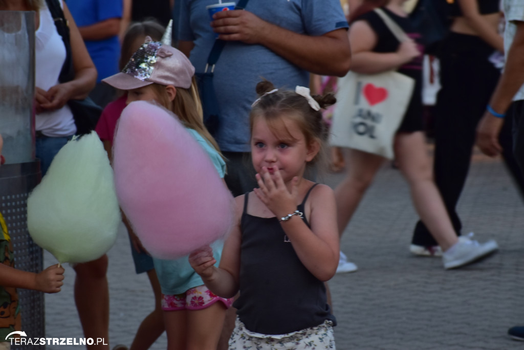 Wieczorne show na Festiwalu Czekolady - artyści zgromadzili tłumy na strzeleńskim Rynku, cz.I