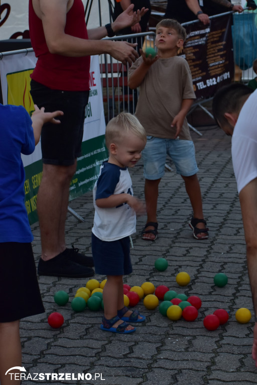 Wieczorne show na Festiwalu Czekolady - artyści zgromadzili tłumy na strzeleńskim Rynku, cz.I