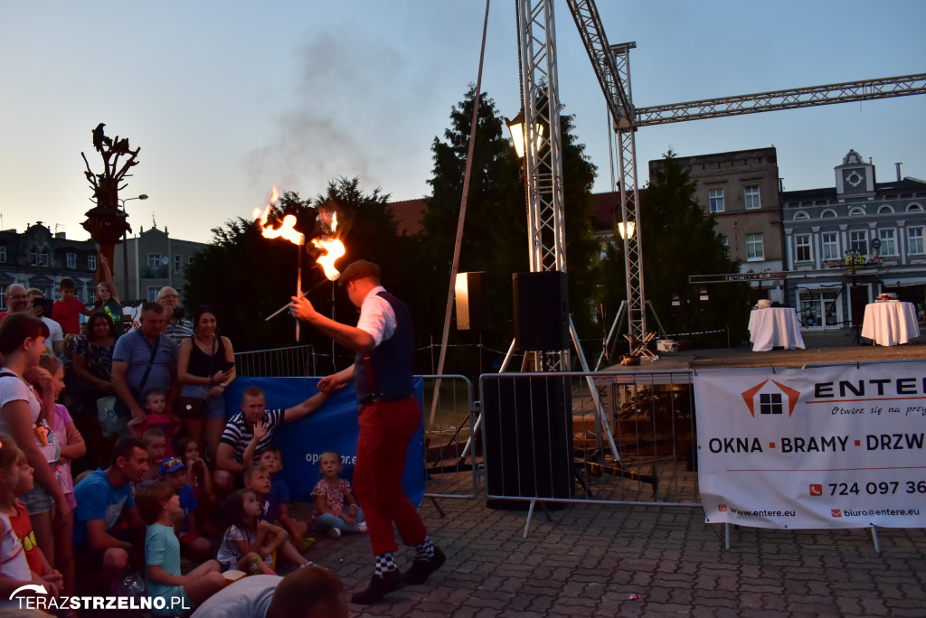 Wieczorne show na Festiwalu Czekolady - artyści zgromadzili tłumy na strzeleńskim Rynku, cz.I