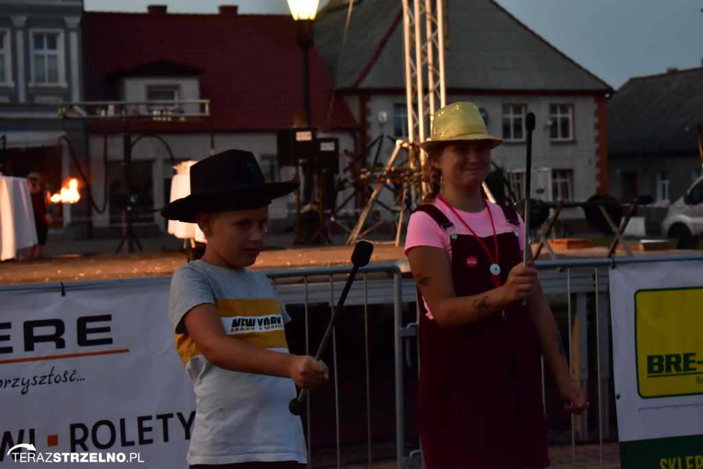 Wieczorne show na Festiwalu Czekolady - artyści zgromadzili tłumy na strzeleńskim Rynku, cz.I