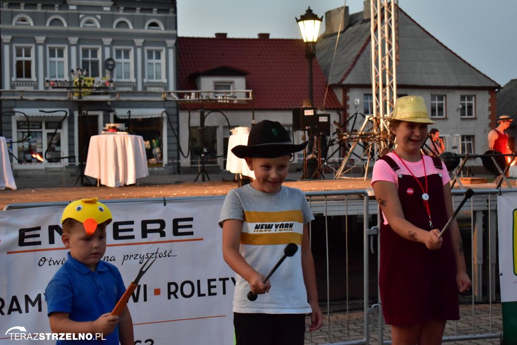 Wieczorne show na Festiwalu Czekolady - artyści zgromadzili tłumy na strzeleńskim Rynku, cz.I